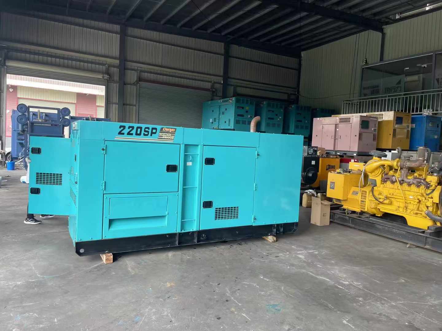 通州柴油发电机组长期不间断运行时，如何监控其温度和压力？