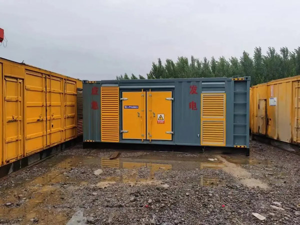 通州柴油发电机如何判断干式空气滤清器是否需要更换？