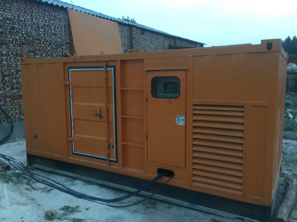 通州发电机组长期使用中，电缆线的敷设路径有哪些要求？